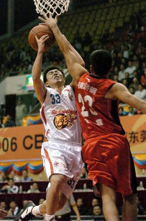 她也为所有 她也为所有