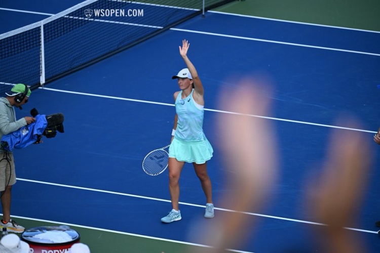 何重塑足球 何重塑足球